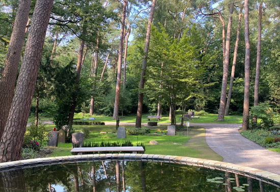 i-gruener-raum-der-erinnerung-lauheide.jpg